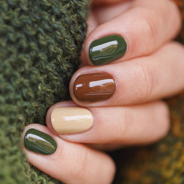 Peel-Off Nail Polish With Daisy Stickers spring-hill-lane33 