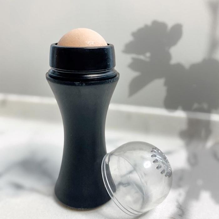 Oil Absorption Roller Make-up Every Day And Night 