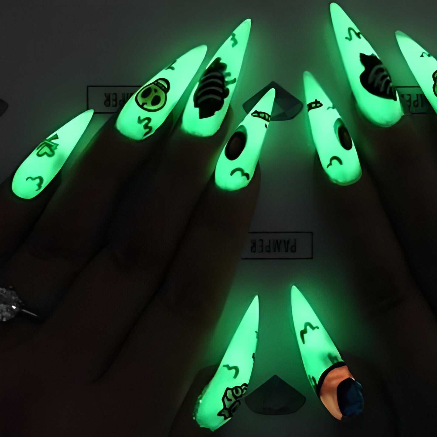 Glow In The Dark Neon Color Nail Gel Nail Every Day And Night 