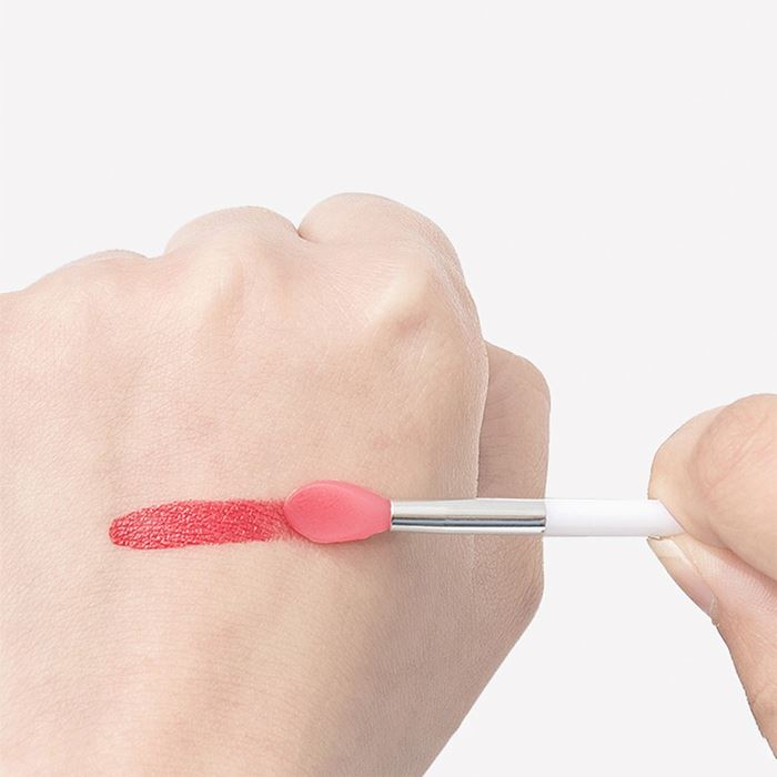 Multi-Use Mini Silicone Brush With Cover Make-up Every Day And Night 