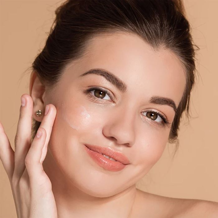 2.5% Anti-Aging Retinol Cream Skin Care Every Day And Night 
