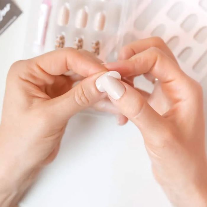 Odor-Free Brush On Nail Glue Nail Every Day And Night 