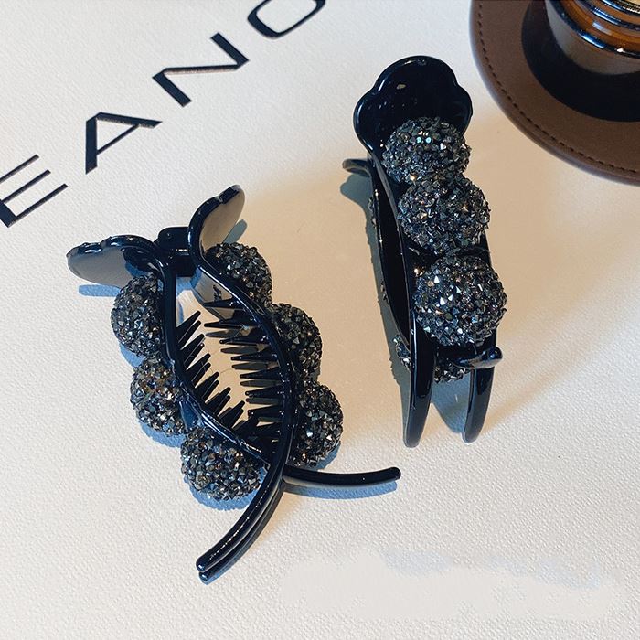 Small Hair Bun Vintage Claw Clip Hair Styling Tools Every Day And Night 